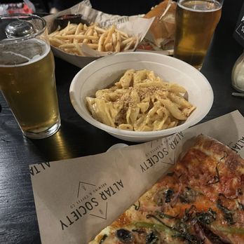 Altar Society Brewing - Veggie slice, Mac and cheese, fries, Tango, Golden Tropical - Brewpubs Near Me - Long Beach, California Altar Society Brewing - Veggie slice, Mac and cheese, fries, Tango, Golden Tropical - Brewpubs Near Me - Long Beach, California