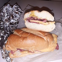 Gardens Deli - Where's the pastrami smh very cheap with the pastrami.