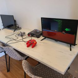 Canton Smile Studio - Gaming station in the waiting area