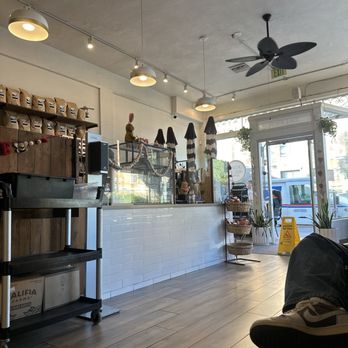 Ground Hideout Coffee - Indoor seating - Coffee & Tea Near Me - Long Beach, California