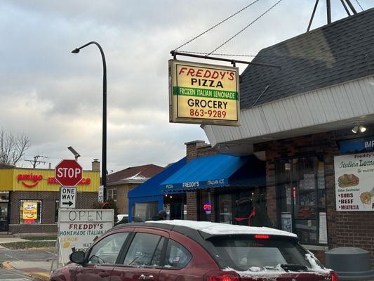 Freddy's Pizza by null