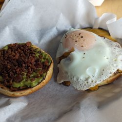 MAK'S House La Grange - Sunnyside up Burger