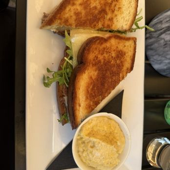 Easy Like Sunday - Short rib grilled cheese, and grits - Breakfast & Brunch Near Me - Charlotte, North Carolina Easy Like Sunday - Short rib grilled cheese, and grits - Breakfast & Brunch Near Me - Charlotte, North Carolina
