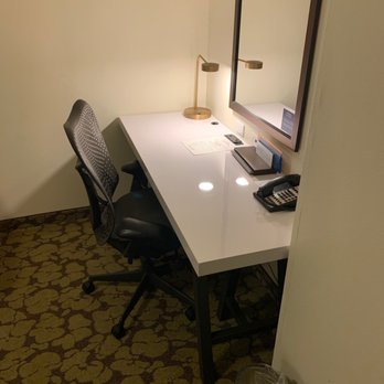 Hilton Garden Inn Frederick - Desk - Hotels Near Me - Frederick, Maryland Hilton Garden Inn Frederick - Desk - Hotels Near Me - Frederick, Maryland