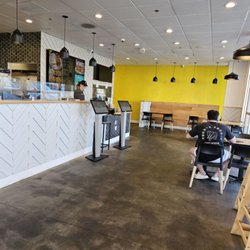 Chicken Meets Rice - Interior