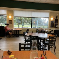 Mission Hills Bar & Grill