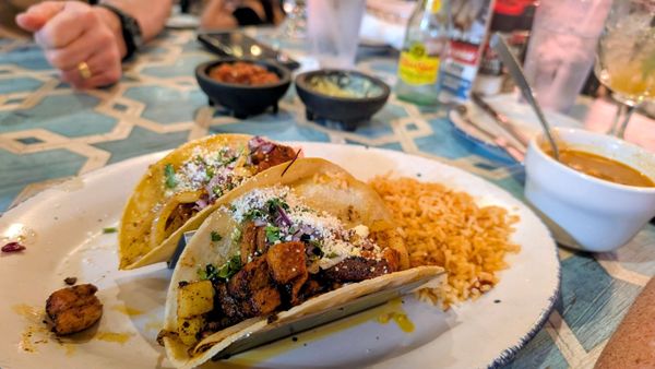 Valencia’s Tex-Mex Garage by null