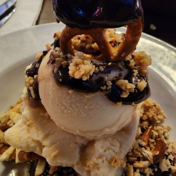The Victory Tap - Bar Top Brownie - Bars Near Me - Pflugerville, Texas
