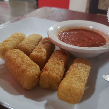 Luigi's Italian Restaurant - Mozzarella Sticks with Marinara Sauce - Italian Near Me - Winfield, Kansas Luigi's Italian Restaurant - Mozzarella Sticks with Marinara Sauce - Italian Near Me - Winfield, Kansas