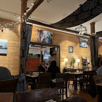 il Cigno Italiano - Ambience - Italian Near Me - Swansboro, North Carolina