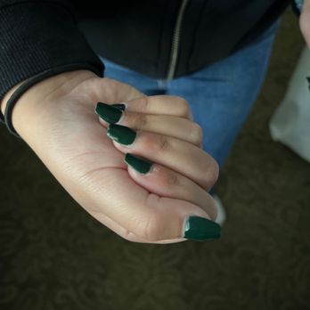 Rosalee's - Acrylics - Nail Salons Near Me - St Simons, Georgia
