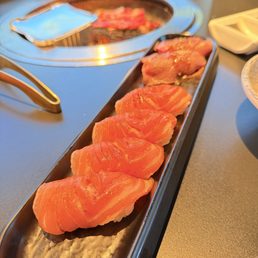 Salmon Sushi 4Pcs Salmon Sushi 4Pcs