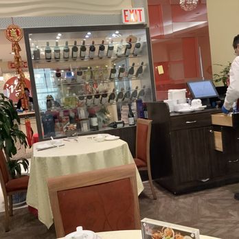 Red Star Seafood Restaurant - Entrance and work station - Dim Sum Near Me - Richmond, British Columbia Red Star Seafood Restaurant - Entrance and work station - Dim Sum Near Me - Richmond, British Columbia
