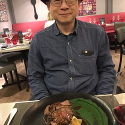 Jules - Aged steak with French veggie purée that tasted like spinach with roasted scalloped potatoes
