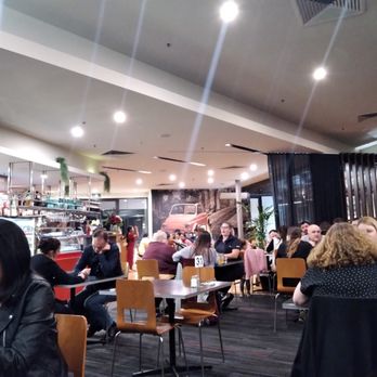 La Famiglia - Inside - Italian Near Me - Epping, VIC La Famiglia - Inside - Italian Near Me - Epping, VIC