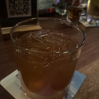 e's BAR - Bars Near Me - New York, New York