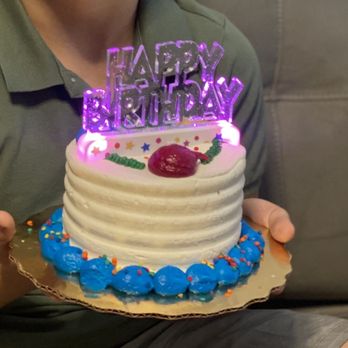 Cakes D' Sabores - Birthday strawberry shortcake - Bakeries Near Me - Deerfield Beach, Florida