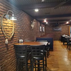 TJs  Steakhouse & Tavern - Inside
