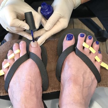 Terminal Getaway Spa - They have these disposable flip-flops for those of us with shoes. - Massage Near Me - Chicago, Illinois Terminal Getaway Spa - They have these disposable flip-flops for those of us with shoes. - Massage Near Me - Chicago, Illinois