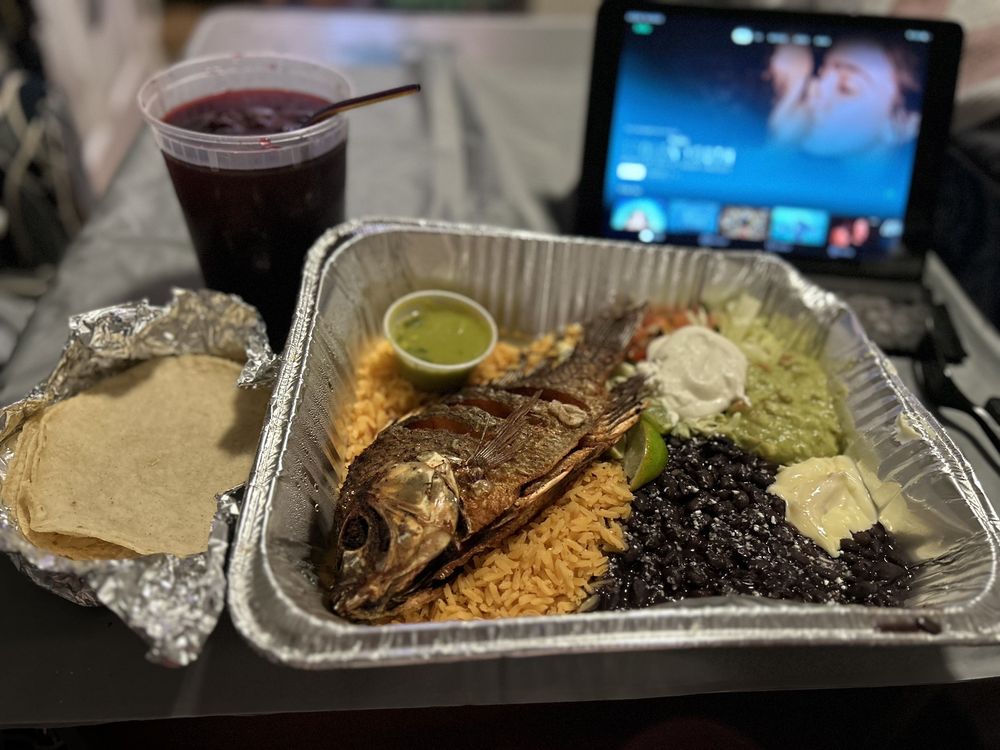 Food from Taqueria El Cabrito