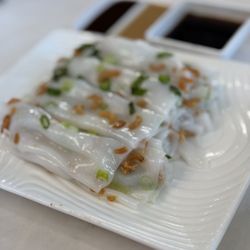 Kam Tou Seafood Restaurant - Steamed Rice Flour w/ dried shrimps $9.30 葱花蝦米腸粉
