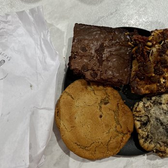 Busy Lizzy's Baked Goods - $24 bucks for these... not worth it - Bakeries Near Me - Burlingame, California