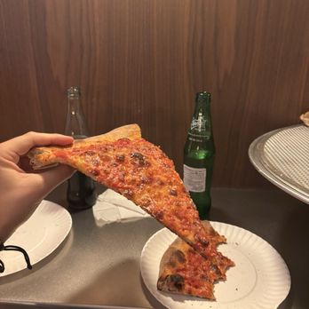 Ceres - A single slice passing the flop test - Pizza Near Me - New York, New York Ceres - A single slice passing the flop test - Pizza Near Me - New York, New York