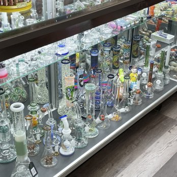 MAGIC WIZARDS SMOKE AND VAPE SHOP - Updated May 2026 - 16 Photos - 7556  Pearl Rd, Middleburg Heights, Ohio - Tobacco Shops - Phone Number