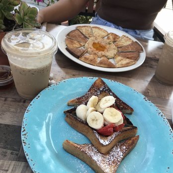 Tru Bru - French Toast with Fruit, Hummus with Pita Bread, Chai Iced Latte - Coffee & Tea Near Me - Orange, California