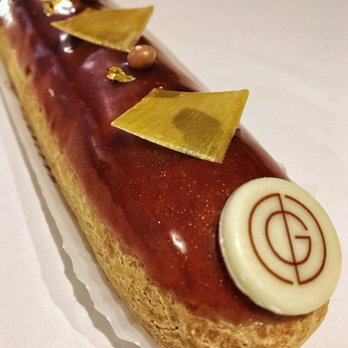 Nugateau - Caramel eclair .... nice rich dark caramel flavour in a creamy interior but the choux pastry is a bit too soft.  Still very tasty though! - Bakeries Near Me - Mississauga, Ontario