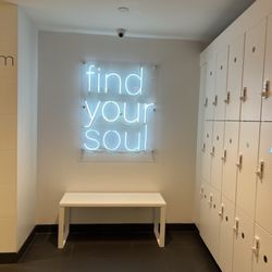 SoulCycle Brooklyn Heights - Locker room