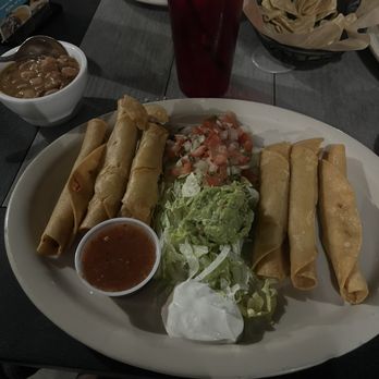 Sociedad - flautas - looks so good but everything was so bland.. - Mexican Near Me - Round Rock, Texas
