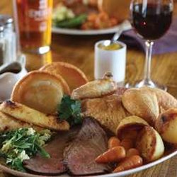 The Sandringham Public House - Sunday trio of roasts