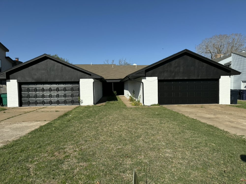 Parkers Garage Doors And Openers - Garage Door Contractor in binger, OK