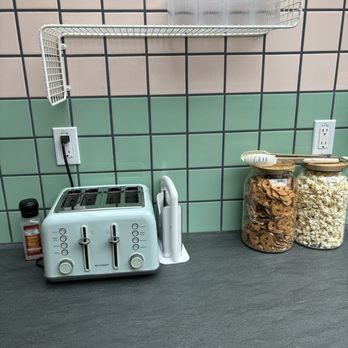 Union Cowork Arts District - Kitchen area (toaster, snacks) - Venues & Event Spaces Near Me - Los Angeles, California Union Cowork Arts District - Kitchen area (toaster, snacks) - Venues & Event Spaces Near Me - Los Angeles, California