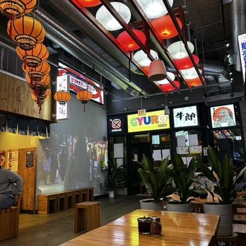 Gyuro Ramen - Ambiance - Ramen Near Me - Chicago, Illinois