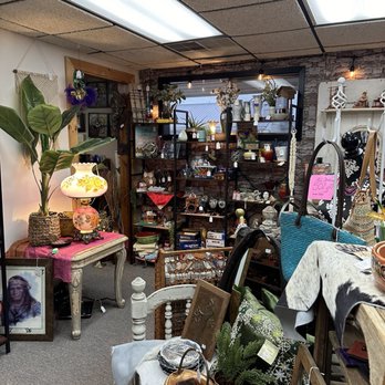 HWY 102 FLEA MARKET - Updated February 2026 - 17 Photos - 1225 W