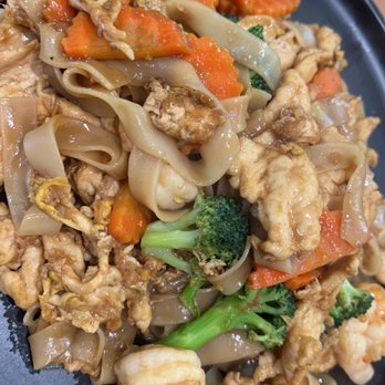 Chopstixx - Pad Se Ew - Asian Fusion Near Me - Lawrenceville, Georgia