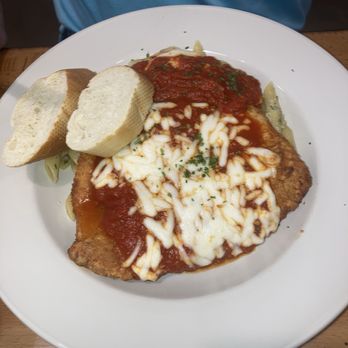 Vignolas Italian Kitchen - Chicken parmesan - Italian Near Me - Edmond, Oklahoma
