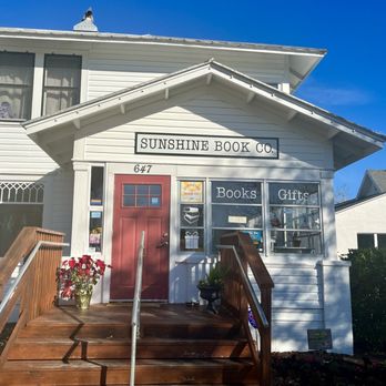 Sunshine Book - Exterior of the store - Bookstores Near Me - Clermont, Florida