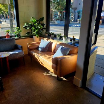 Full Circle Coffee House - Beautiful decor! This is a stellar place to grab coffee. The vibe is inviting and makes you want to stay to be part of the ambience. - Coffee & Tea Near Me - Yuba City, California