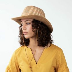 New women's hats in store