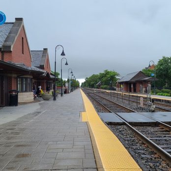 Metra Metropolitan Rail - Public Transportation Near Me - Glenview, Illinois Metra Metropolitan Rail - Public Transportation Near Me - Glenview, Illinois