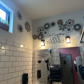 Chick-fil-A - Walla decorations - Fast Food Near Me - Oviedo, Florida