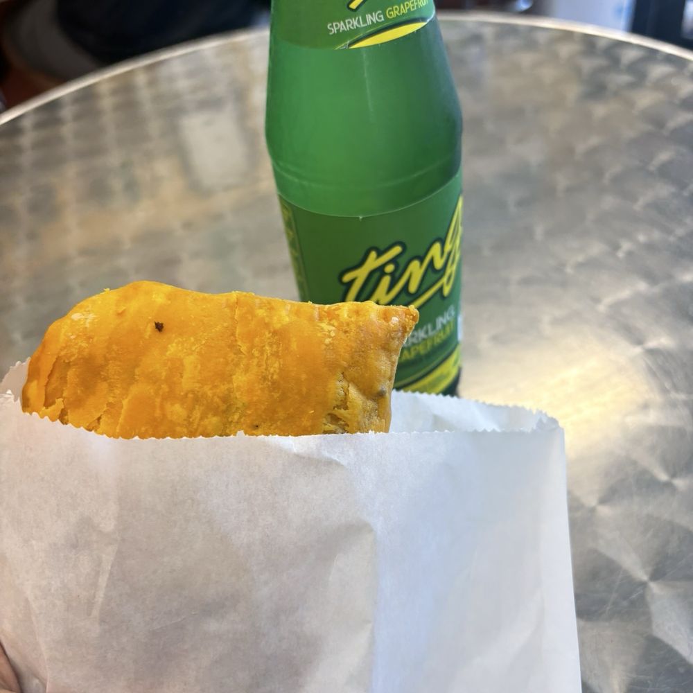 Jamaica Kitchen - Mild Beef Patty - Caribbean Near Me - Miami, Florida Jamaica Kitchen - Mild Beef Patty - Caribbean Near Me - Miami, Florida