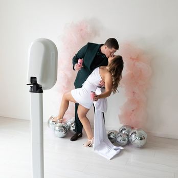 Shutter Gold Photo Booth - Photo Booth Rentals Near Me Shutter Gold Photo Booth - Photo Booth Rentals Near Me
