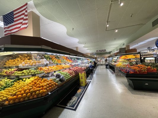 Deluxe Foods of Aptos by null