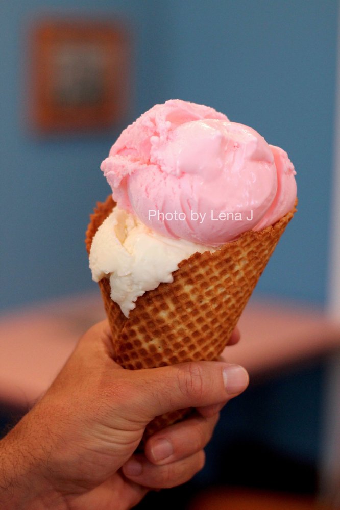 WHISTLE STOP ICE CREAM Updated September 2024 20 Photos & 17 Reviews 210 S Saint Louis