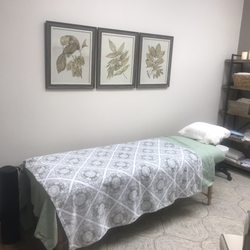 Vibration Up Reiki and Wellness Center - Reiki table