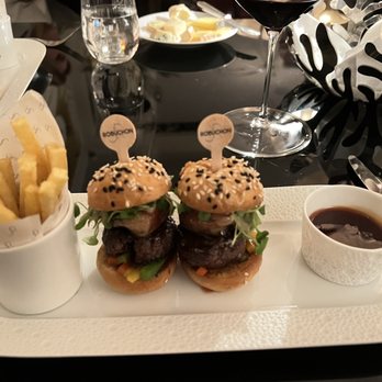 L'Atelier Robuchon - Mini burgers - French Near Me - London, XGL